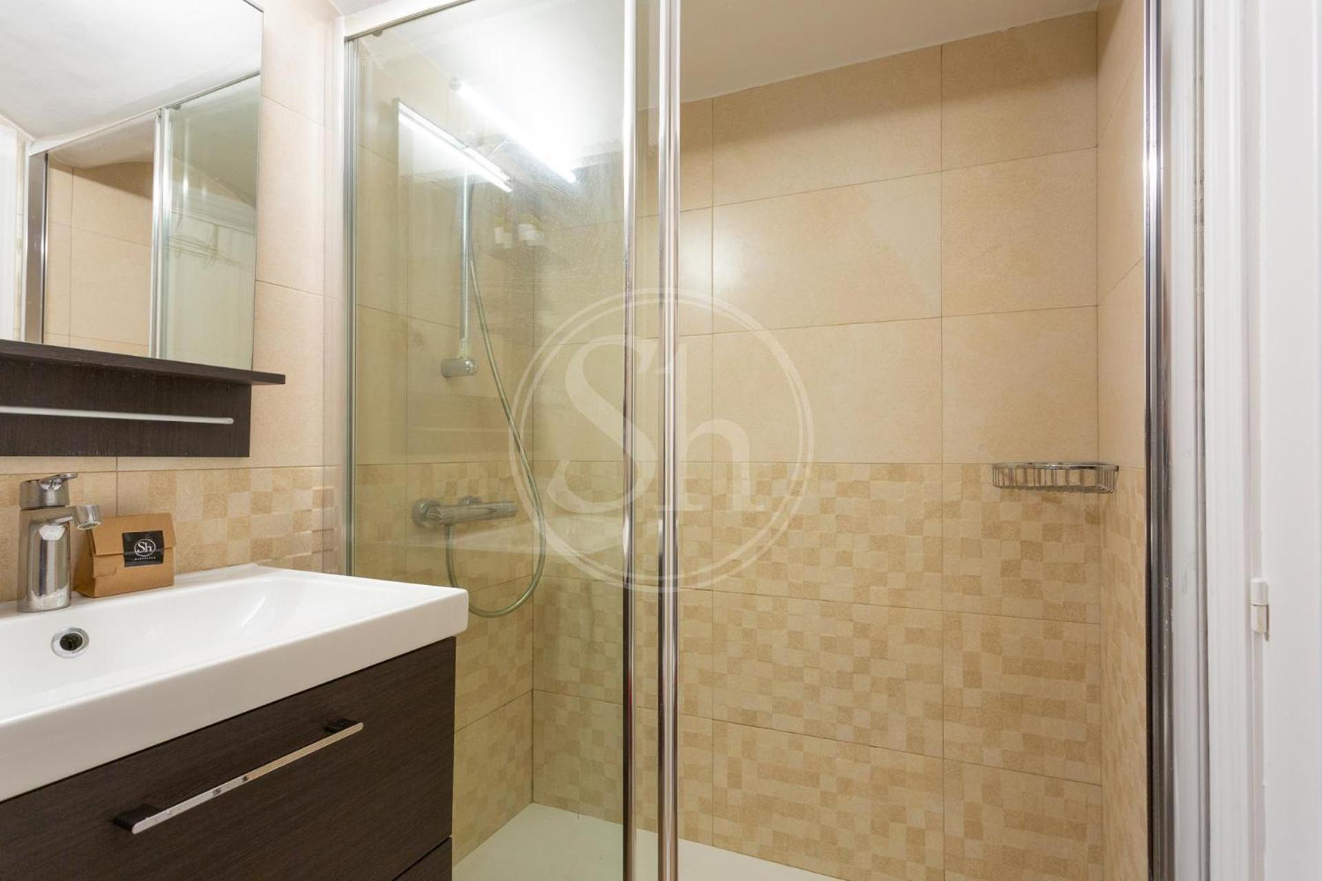 Practico Apartamento Cerca De Estacion De Sants Barselona Dış mekan fotoğraf